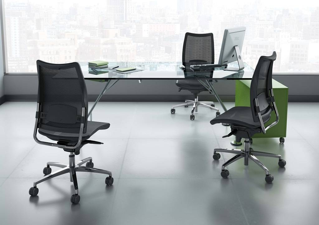 sedute_operative_luxy_serie_overtime_ergonomica_girevole_ufficio_braccioli_schienale_regolabile_nera_tessuti_colore_nero_ambientazione_design
