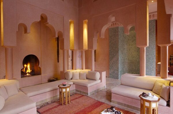 arredamento living stile marocchino sfarzo e colori