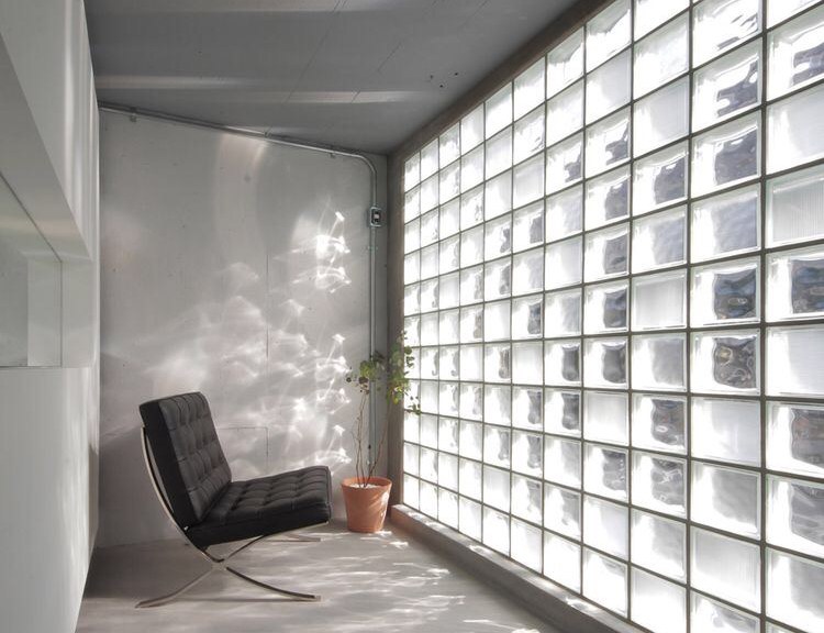 windowless-room