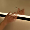 specchio da bagno illuminato led telaio nero dettaglio dusk vanità & casa