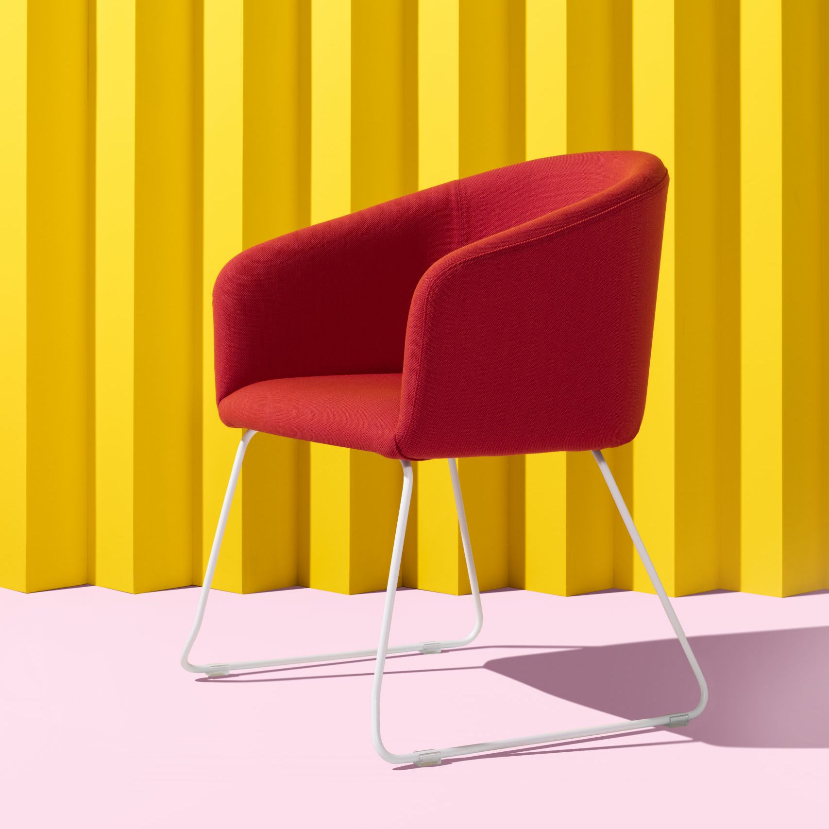 chaise conférence colorée bloom xl luge luxy