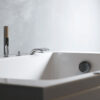 baignoire d'angle asymétrique en acrylique détail greta relax design