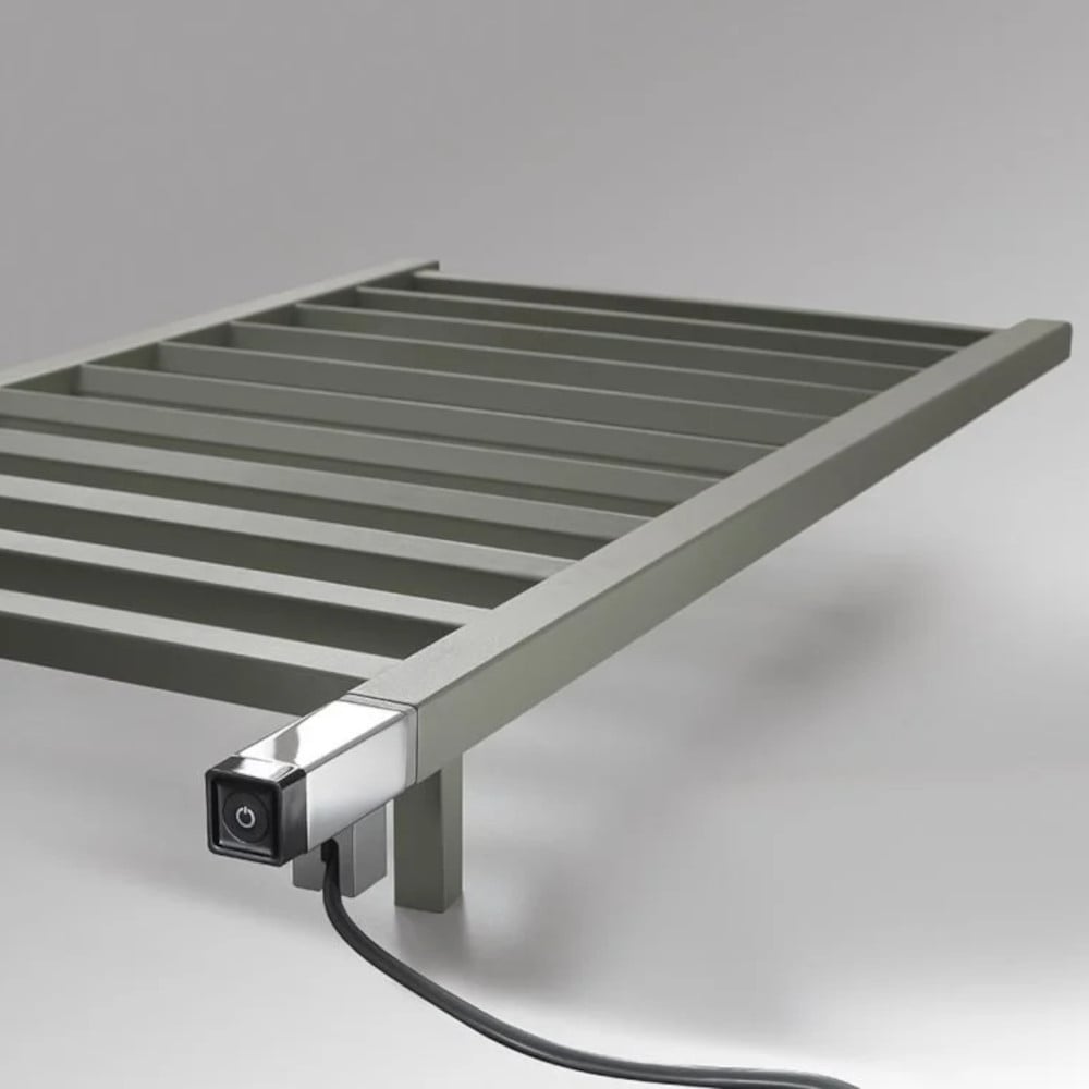scaldasalviette elettrico design moderno dettaglio termostato bianco colorato twist deltacalor