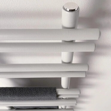 scaldasalviette idraulico bianco colorato dettaglio design hot pop deltacalor