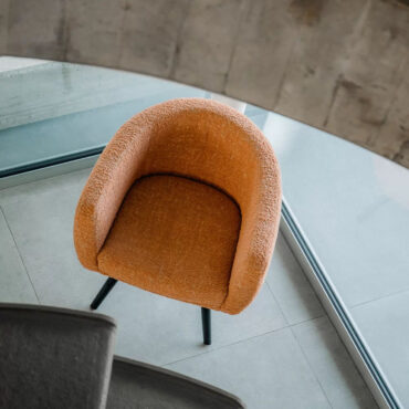 poltroncina living 4 gambe in legno imbottita sea shell luxy